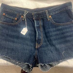 New without tags Levi’s 501 shorts size 32